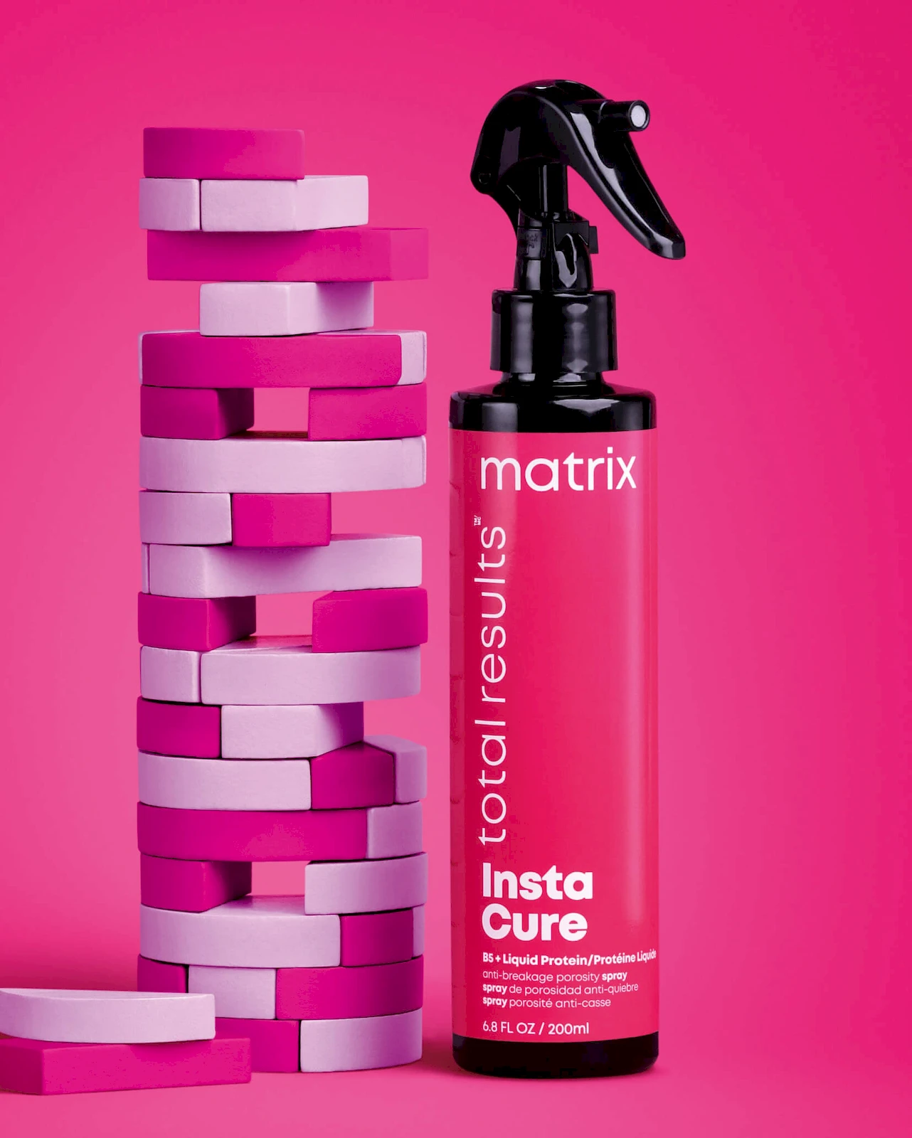 Grafika ze sprayem przeciwko łamliwości włosów Matrix Professional Instacure
